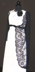 vestiti da sposa con pizzi bianchi e pizzo nero - la camelia collezioni per Lugano Sposi 2011