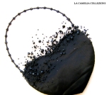 borsa a forma di cuore con manico colore nera di raso con applicazione di perline – la camelia collezioni
